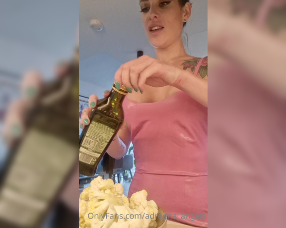 Adreena Angela aka Adreena_angela OnlyFans - Guys this is HILARIOUS Yesterday during our livestream you requested a video of me cooking my din 1