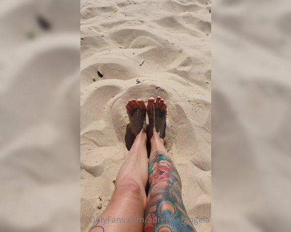 Adreena Angela aka Adreena_angela OnlyFans - Beach days always make me think of my foot boys