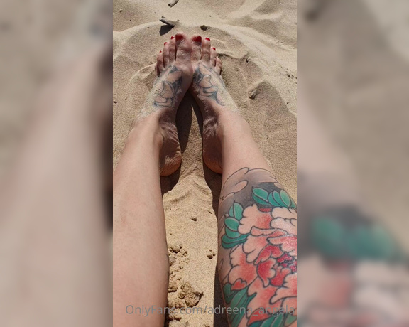 Adreena Angela aka Adreena_angela OnlyFans - Beach days always make me think of my foot boys