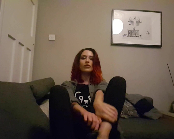 Adreena Angela aka Adreena_angela OnlyFans - Ive finished work for the day and Im having an hour or so rest to play some records and relax How