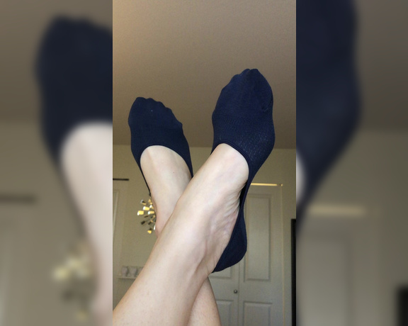 Beneathmytoes aka Beneathmytoes OnlyFans - 5ddacd4346fa7b2873d8e