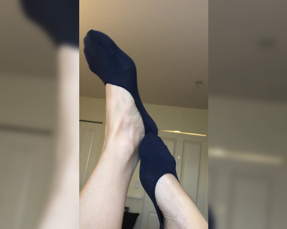 Beneathmytoes aka Beneathmytoes OnlyFans - 5ddacd4346fa7b2873d8e