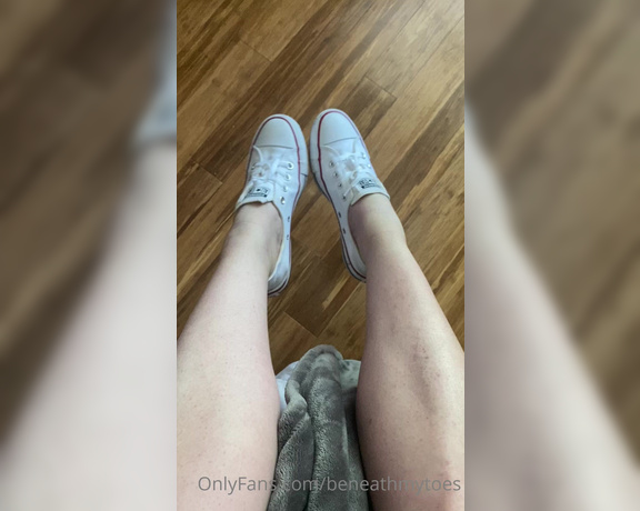 Beneathmytoes aka Beneathmytoes OnlyFans - Quick check