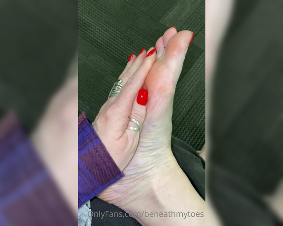 Beneathmytoes aka Beneathmytoes OnlyFans - Weird work feet video My colour choices make it apparent I got dressed way too early and in the d 1