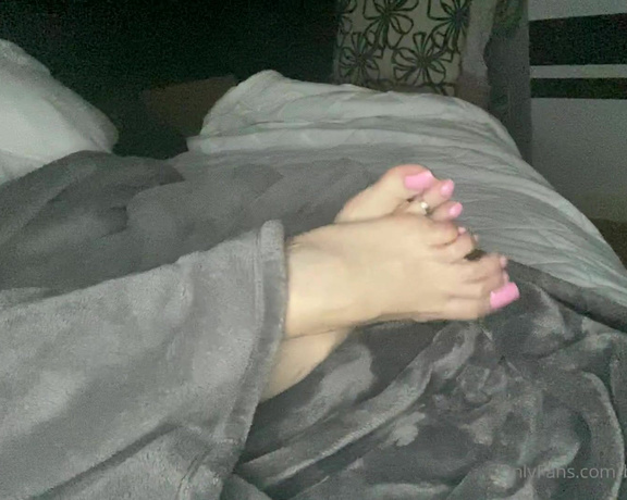 Beneathmytoes aka Beneathmytoes OnlyFans - Time to get up!