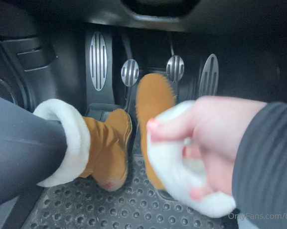 Beneathmytoes aka Beneathmytoes OnlyFans - Driving barefoot! Camera work was sacrificed for my eyes on the road Haha