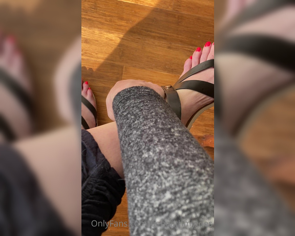 Beneathmytoes aka Beneathmytoes OnlyFans - A few in and a few out of sandals 7