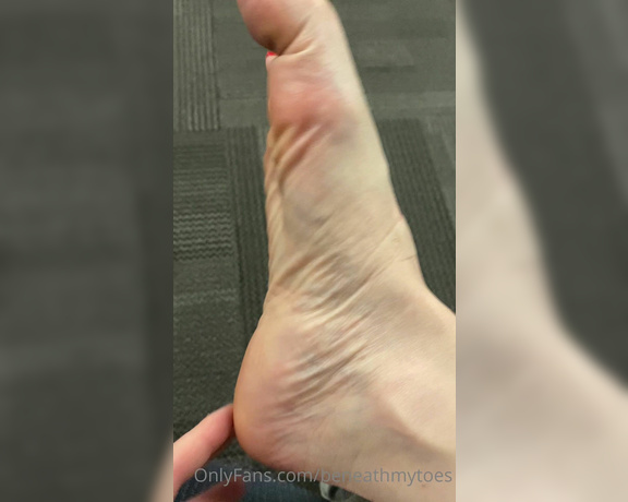 Beneathmytoes aka Beneathmytoes OnlyFans - Aired them out a bit on my break These toes are built for squeezing a nose Or gripping a dick Whi