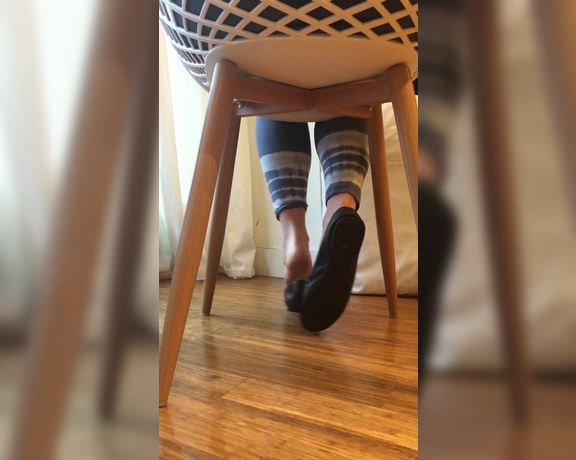 Beneathmytoes aka Beneathmytoes OnlyFans - But first, shoe dangle