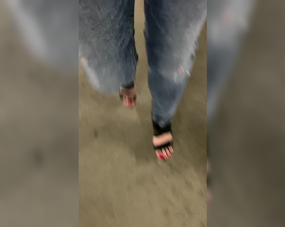 Beneathmytoes aka Beneathmytoes OnlyFans - Walking in heels