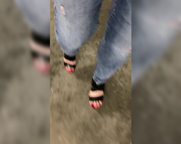 Beneathmytoes aka Beneathmytoes OnlyFans - Walking in heels