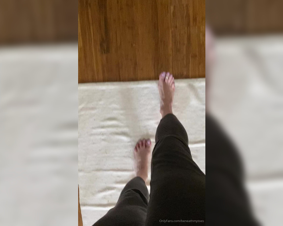 Beneathmytoes aka Beneathmytoes OnlyFans Video 70