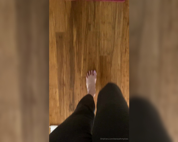 Beneathmytoes aka Beneathmytoes OnlyFans Video 70