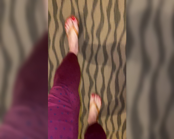 Beneathmytoes aka Beneathmytoes OnlyFans - I did a short clip of flip flops I I say short cause I’m in Canada and it’s cold as fuck Haha