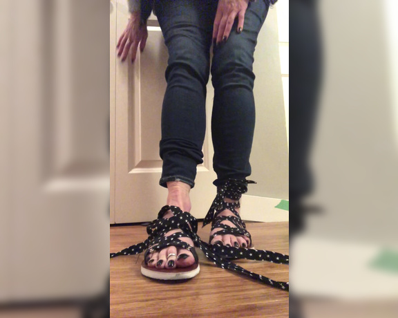 Beneathmytoes aka Beneathmytoes OnlyFans - Little shoes removal when I got home