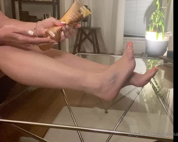 Beneathmytoes aka Beneathmytoes OnlyFans - Good morning