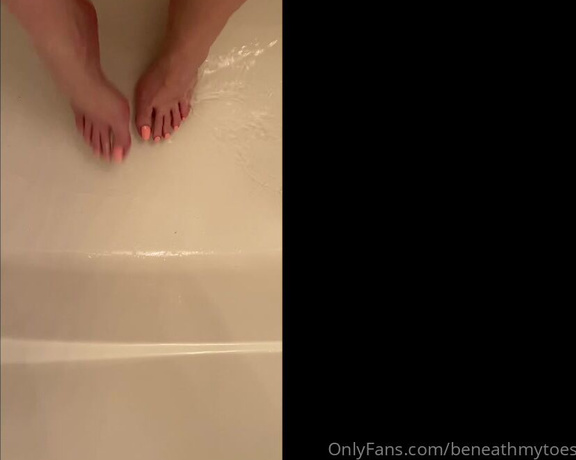 Beneathmytoes aka Beneathmytoes OnlyFans - Clean feet people  this is your 5 min warning Don’t watch past about the 5min mark Until then y 1