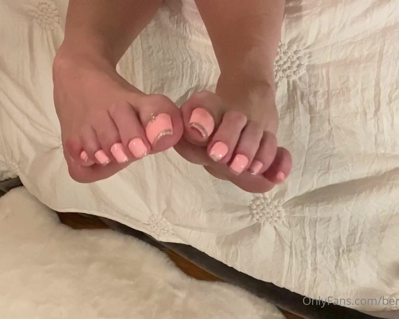 Beneathmytoes aka Beneathmytoes OnlyFans - Do you deserve me Did you get me in the mood