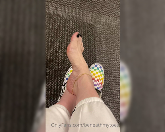 Beneathmytoes aka Beneathmytoes OnlyFans - Break toes I love slipping them out of my shoes when I’m out I’ve never watched anyone around me 1