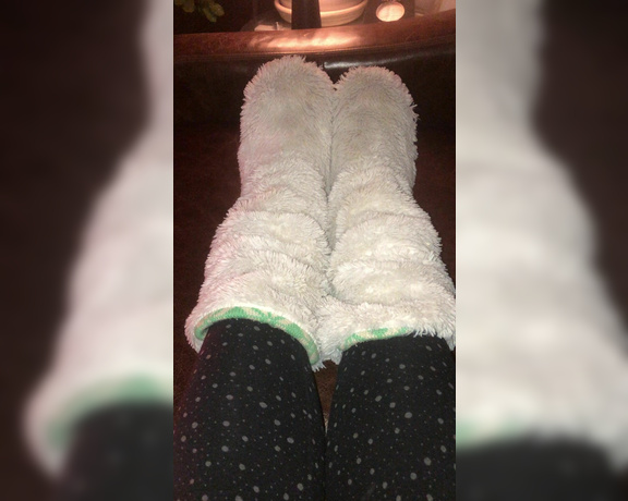 Beneathmytoes aka Beneathmytoes OnlyFans - Fuzzy slippers