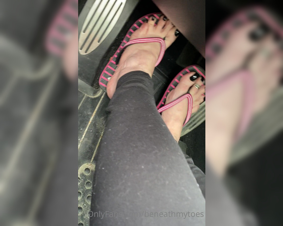 Beneathmytoes aka Beneathmytoes OnlyFans - 432 minutes I know I just did a driving clip but someone asked for it in flip flops