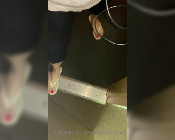 Beneathmytoes aka Beneathmytoes OnlyFans - Quick flip flop walk Nothing crazy