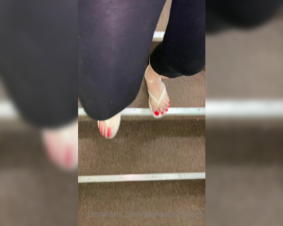 Beneathmytoes aka Beneathmytoes OnlyFans - Quick flip flop walk Nothing crazy