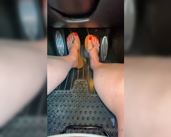 Beneathmytoes aka Beneathmytoes OnlyFans - New orange flip flop driving clip Couldn’t drive fun” cause a cop was behind me Haha