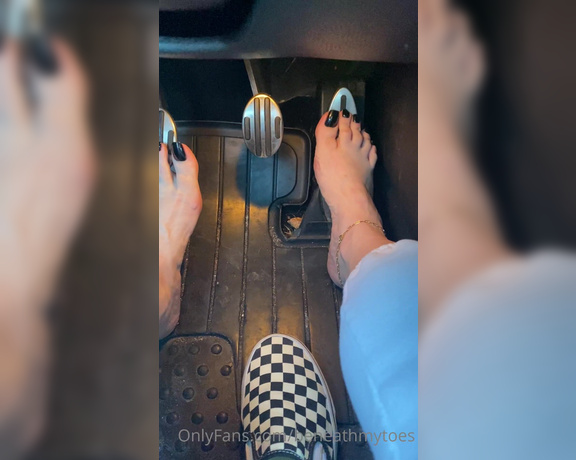 Beneathmytoes aka Beneathmytoes OnlyFans - Quick little drive home in, and out, of my Vans