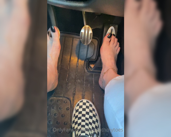 Beneathmytoes aka Beneathmytoes OnlyFans - Quick little drive home in, and out, of my Vans