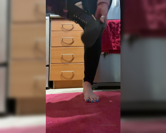 Beneathmytoes aka Beneathmytoes OnlyFans - 5e56f0bd55c3917029b74