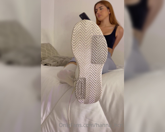 Hannah Robins aka Hanna_hcri OnlyFans - Ignoring you while I take off my shoes and socks