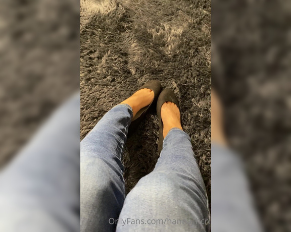 Hannah Robins aka Hanna_hcri OnlyFans - It’s the sound of my flats touching my soles for