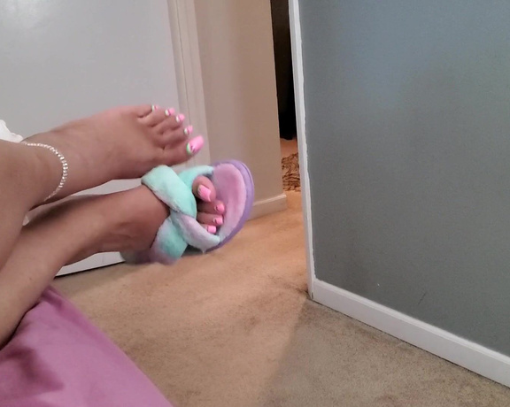 QUEEN OF FEET aka Thedcfootqueen OnlyFans - Just checking