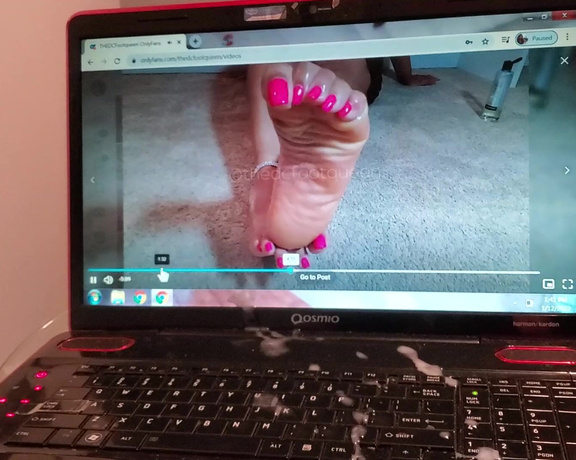 QUEEN OF FEET aka Thedcfootqueen OnlyFans - After work jerk offs to Queen are the best Im video chatting Check Dms For a gift