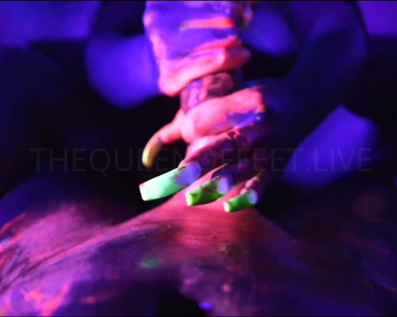 QUEEN OF FEET aka Thedcfootqueen OnlyFans - I visited a paint party in Atlanta and my freaky ass took the opportunity to move the party upstairs