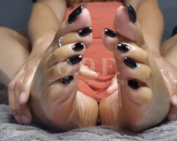 QUEEN OF FEET aka Thedcfootqueen OnlyFans Video 1