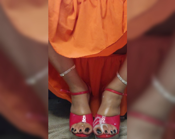 QUEEN OF FEET aka Thedcfootqueen OnlyFans Video 38