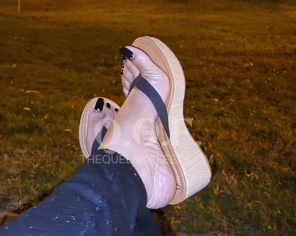 QUEEN OF FEET aka Thedcfootqueen OnlyFans - Out tonight