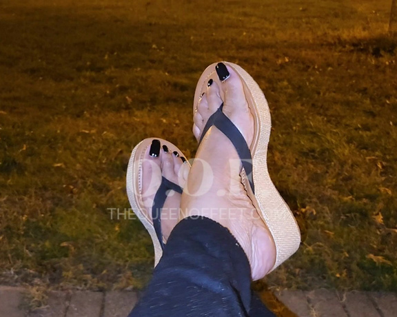 QUEEN OF FEET aka Thedcfootqueen OnlyFans - Out tonight