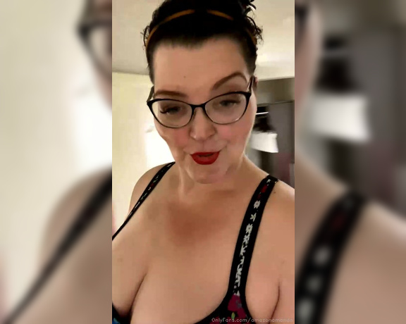 Amazonamanda OnlyFans - LIVE STREAM with Vivienne Rose smothering, during, size comparisons and more