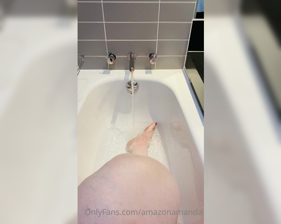 Amazonamanda OnlyFans - Don’t worry they have an over sized soaking tub means absolutely nothing when you have hips, th