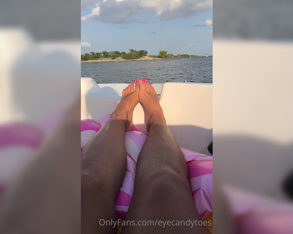 Eye Candy Toes aka Eyecandytoes Footjob OnlyFans - Teasing guys at the lake even tho i chipped my toe