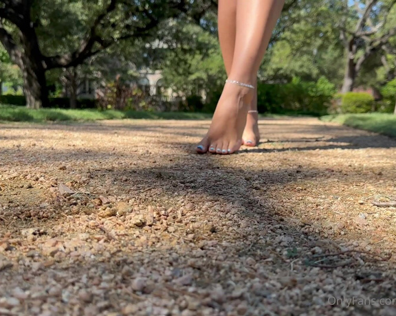 Eye Candy Toes aka Eyecandytoes Footjob OnlyFans - Dirty Soles Walk in the Park