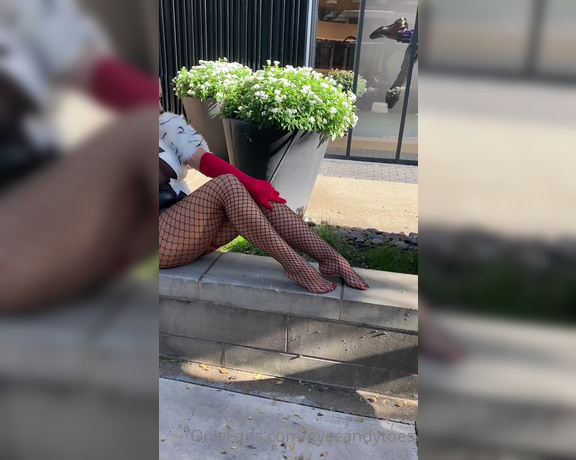 Eye Candy Toes aka Eyecandytoes Footjob OnlyFans - More BTS of this sexy public fishnet photo shoot