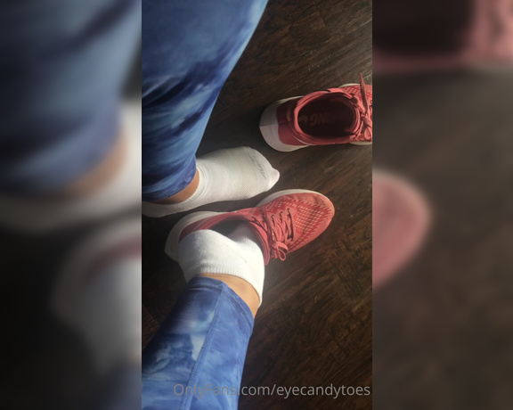 Eye Candy Toes aka Eyecandytoes Footjob OnlyFans - Super smelly and sweaty socks and shoes removal after an intense workout