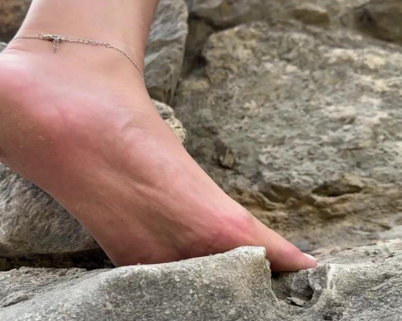 Eye Candy Toes aka Eyecandytoes Footjob OnlyFans - Giantess Slowly Climbing Up Side of Mountain with Huge Feet