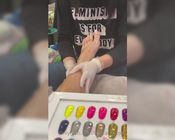 Eye Candy Toes aka Eyecandytoes Footjob OnlyFans - Getting a new pedi is literally the only time you’ll see my toes bare for a few minutes lol little 1