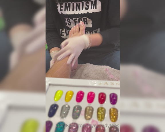 Eye Candy Toes aka Eyecandytoes Footjob OnlyFans - Getting a new pedi is literally the only time you’ll see my toes bare for a few minutes lol little 1