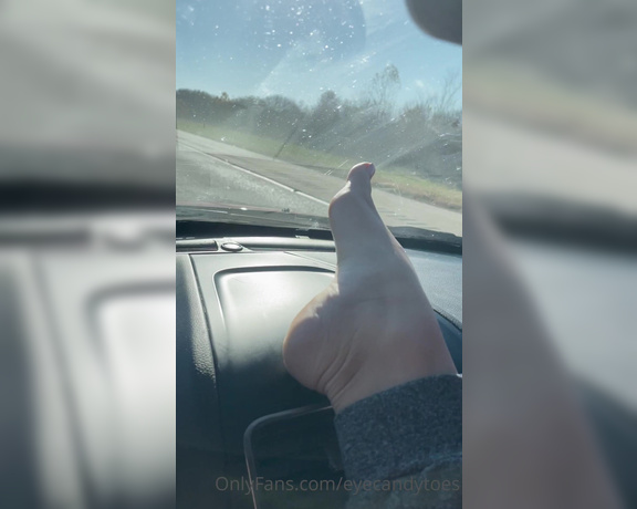 Eye Candy Toes aka Eyecandytoes Footjob OnlyFans - Foot up on the dash while driving may be a little crazy but had to do It for my arch lovers Ch